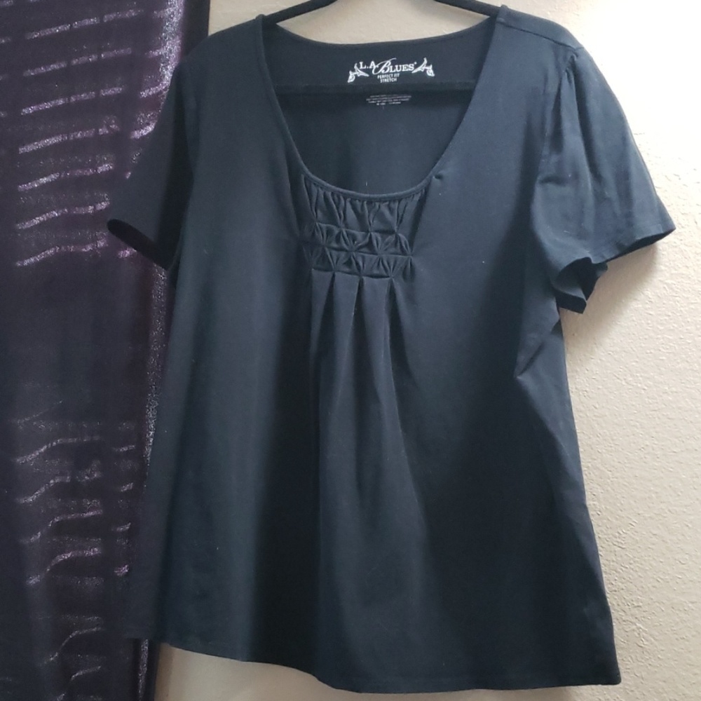 Basic black scoop neck tee